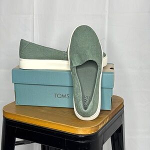 TOMS brand new Kameron Slip On in Bonsai Green Two Tone Slub size 7.5